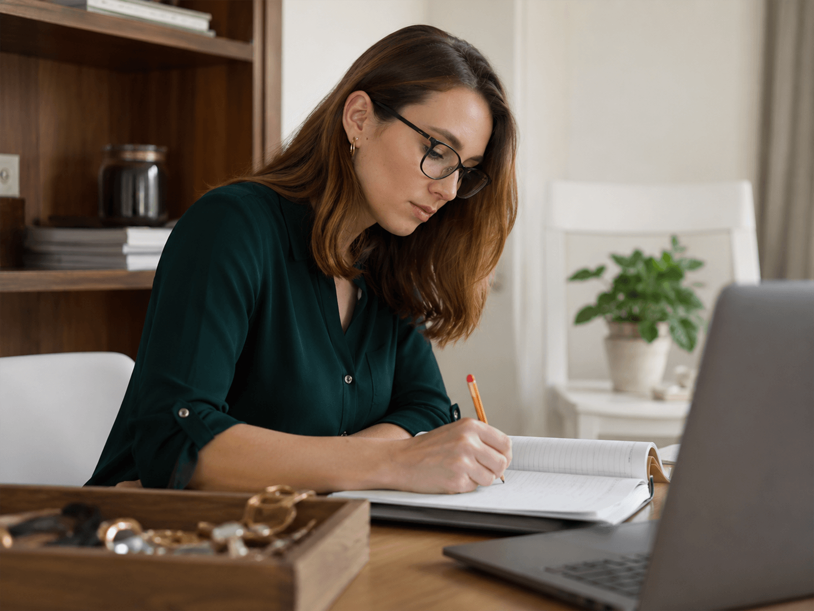 Storehouses for appraisers and specialists